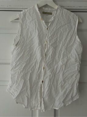 Pipsqueak Chapeau Sleeveless White Swiss Dot Button-Up Top